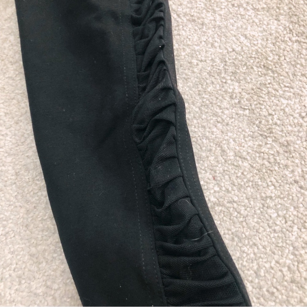 Mesh Ruffled Leggings - Picture 2 of 3